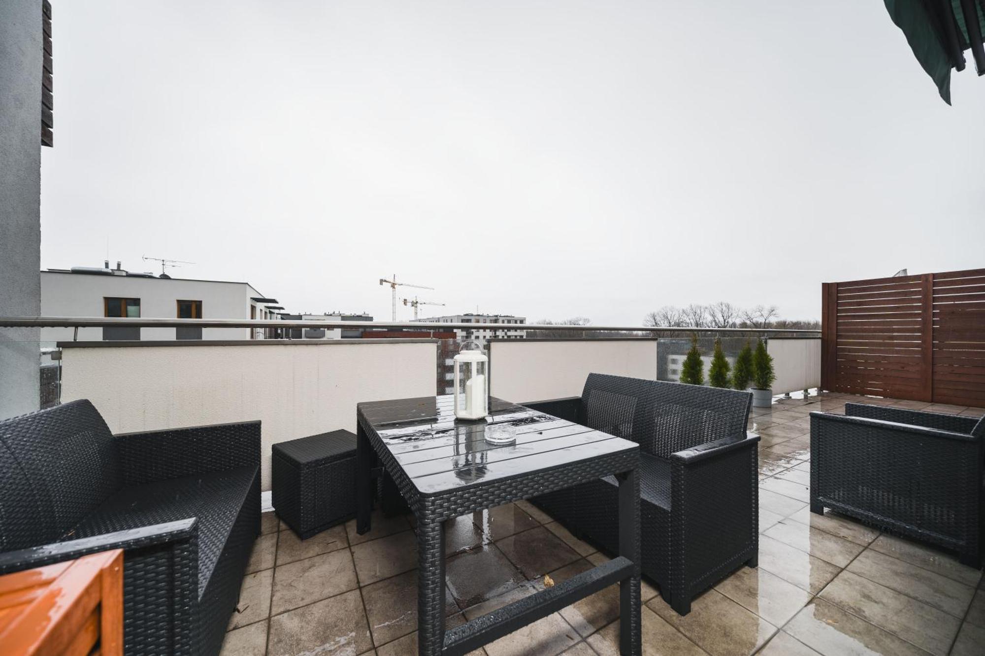 Appartamento Apartament Z Tarasem Oraz Podziemnym Parkingiem Cracovia Esterno foto