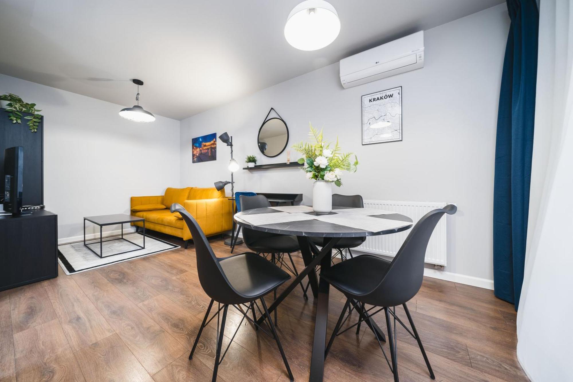 Appartamento Apartament Z Tarasem Oraz Podziemnym Parkingiem Cracovia Esterno foto